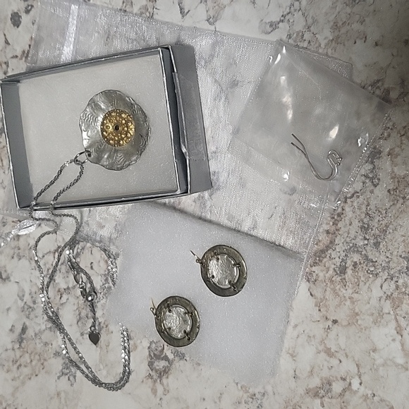 Sea Urchin pendant set- on .925 adjustable chain AND EARRINGS! - Picture 12 of 13